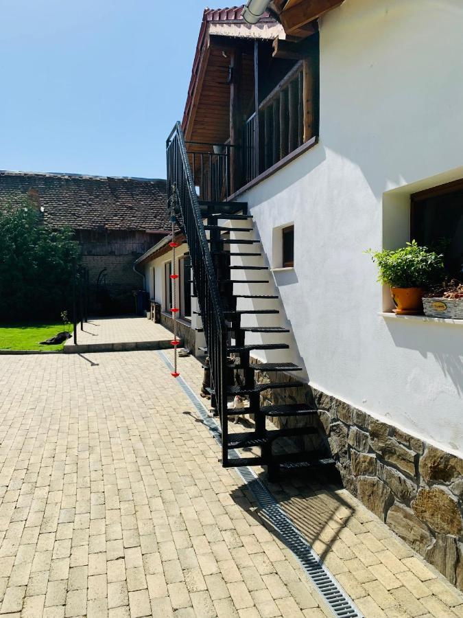 מלון Eftimie Murgu Casa "La Moara Din Gradina" מראה חיצוני תמונה