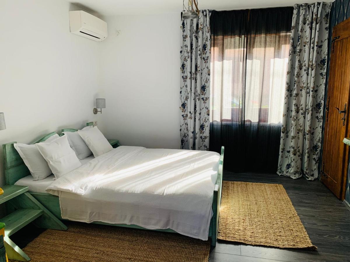 מלון Eftimie Murgu Casa "La Moara Din Gradina" מראה חיצוני תמונה