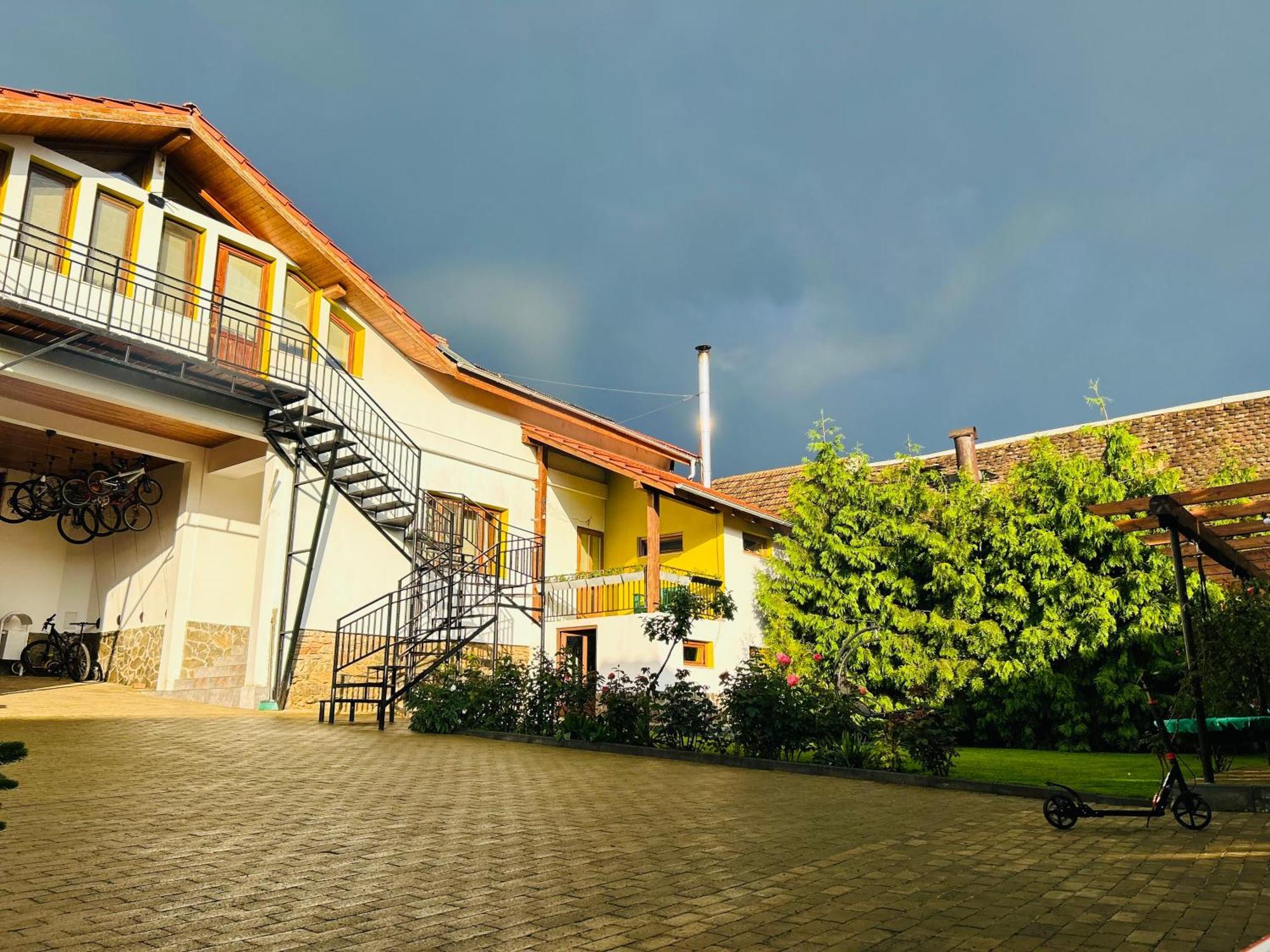מלון Eftimie Murgu Casa "La Moara Din Gradina" מראה חיצוני תמונה
