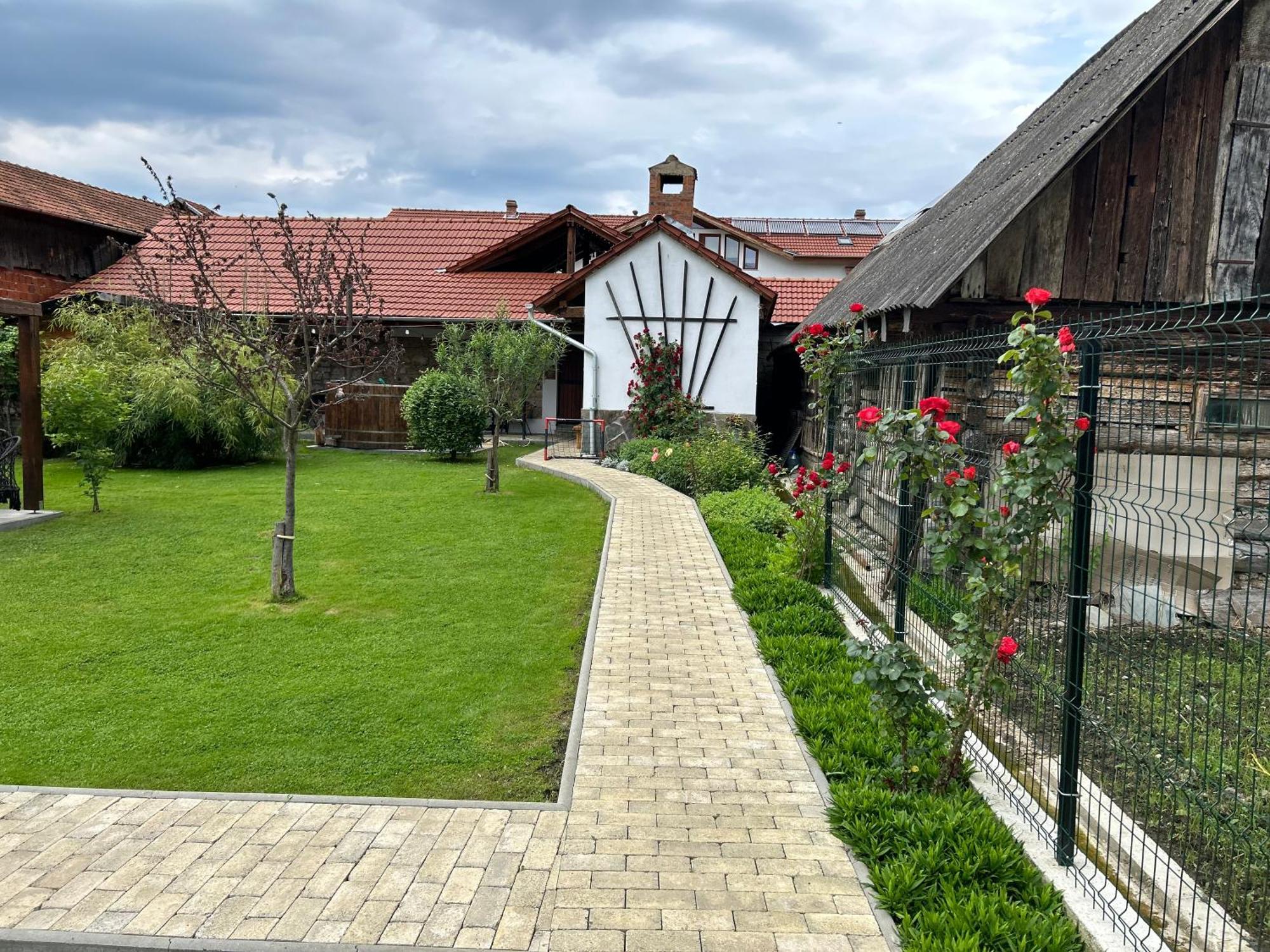 מלון Eftimie Murgu Casa "La Moara Din Gradina" מראה חיצוני תמונה