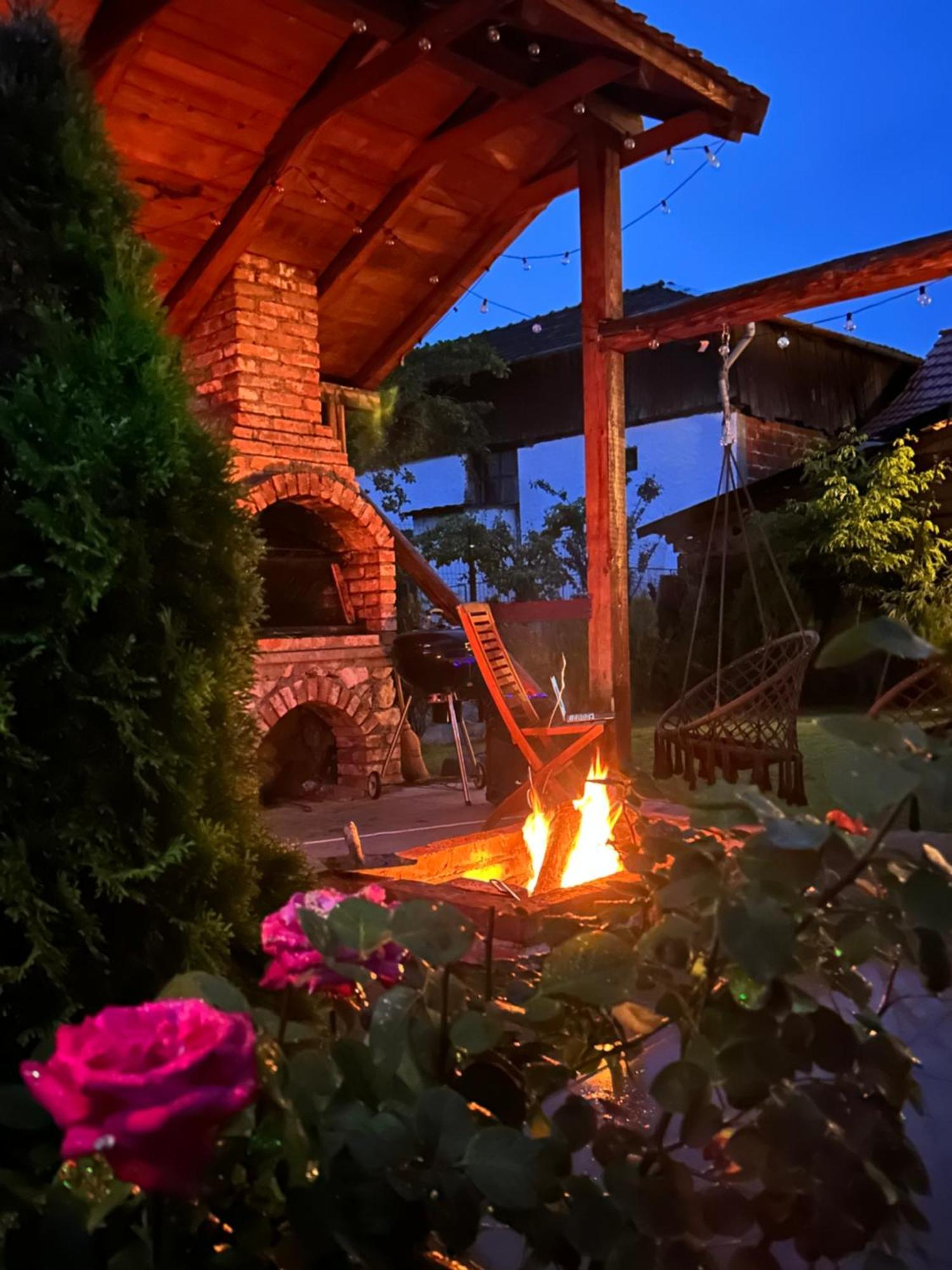מלון Eftimie Murgu Casa "La Moara Din Gradina" מראה חיצוני תמונה